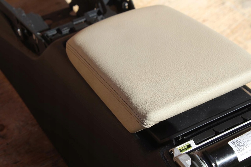 фото №9, Тунель середній підлокітник шкіра шкіряний кремовий audi a4 s4 b9 2017