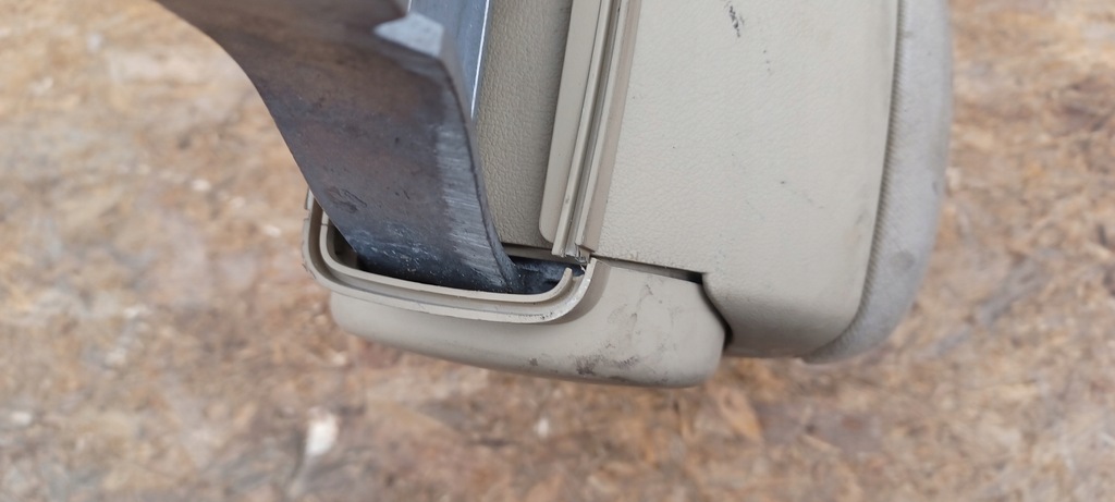 фото №11, Подлокотник средний туннель кожа beż 8p0864207b