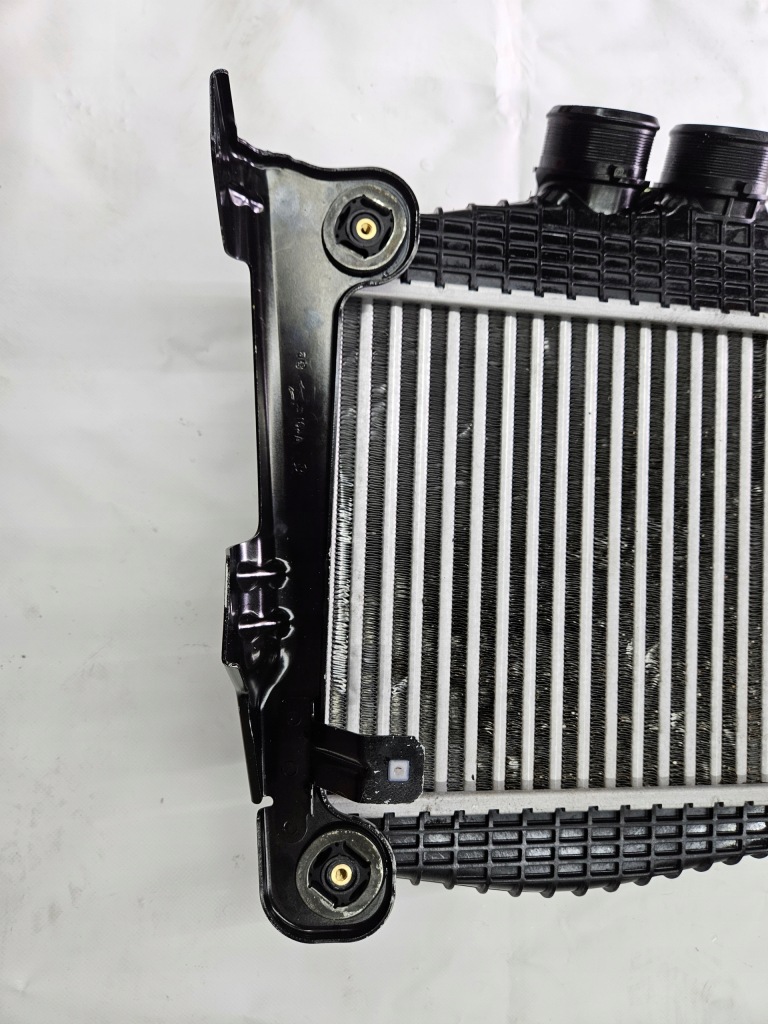 Радиатор интеркулер руль воздуха maserati levante m161 670109553 Оригинал