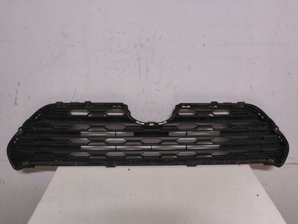 фото №1, Toyota rav4 v 2019- решётка радиатора решётка радиатора оригинал