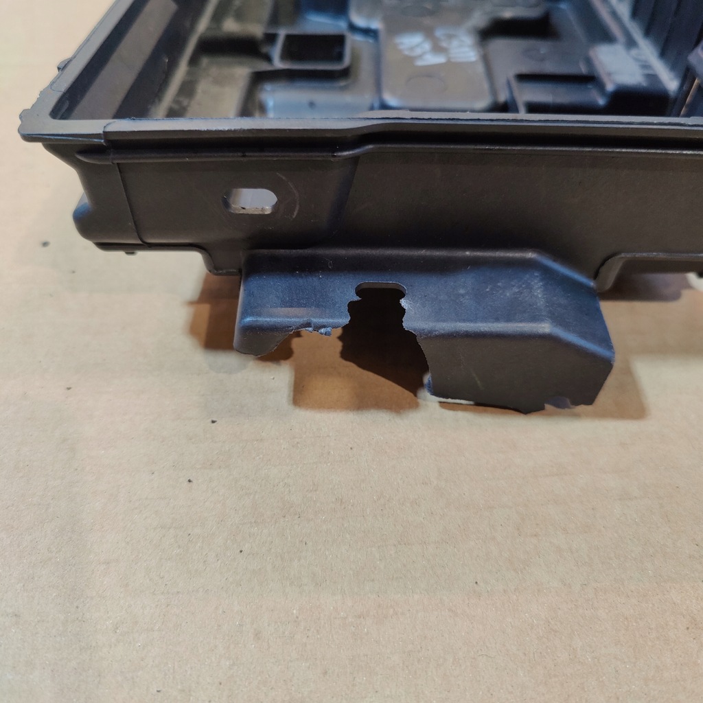 фото №3, Citroen c3 iii корпус основание аккумулятор