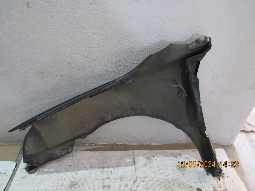 фото №7, Крыло правый перед avensis t25 1e5