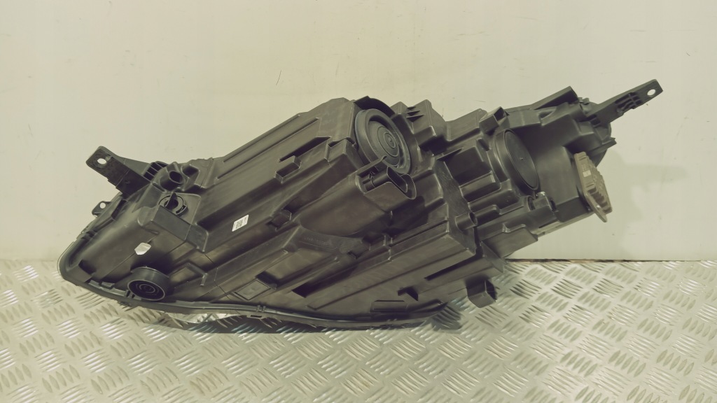 Фара ford kuga mk3 lv4b 19-23 lv4b-13e014-ca led оригинал европа правый Доставка