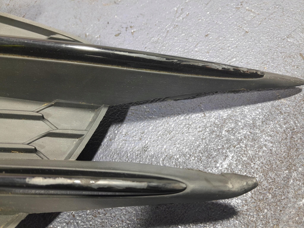 Купить Mercedes a35 w177 молдинг решётка бампера перед правая a1778858600