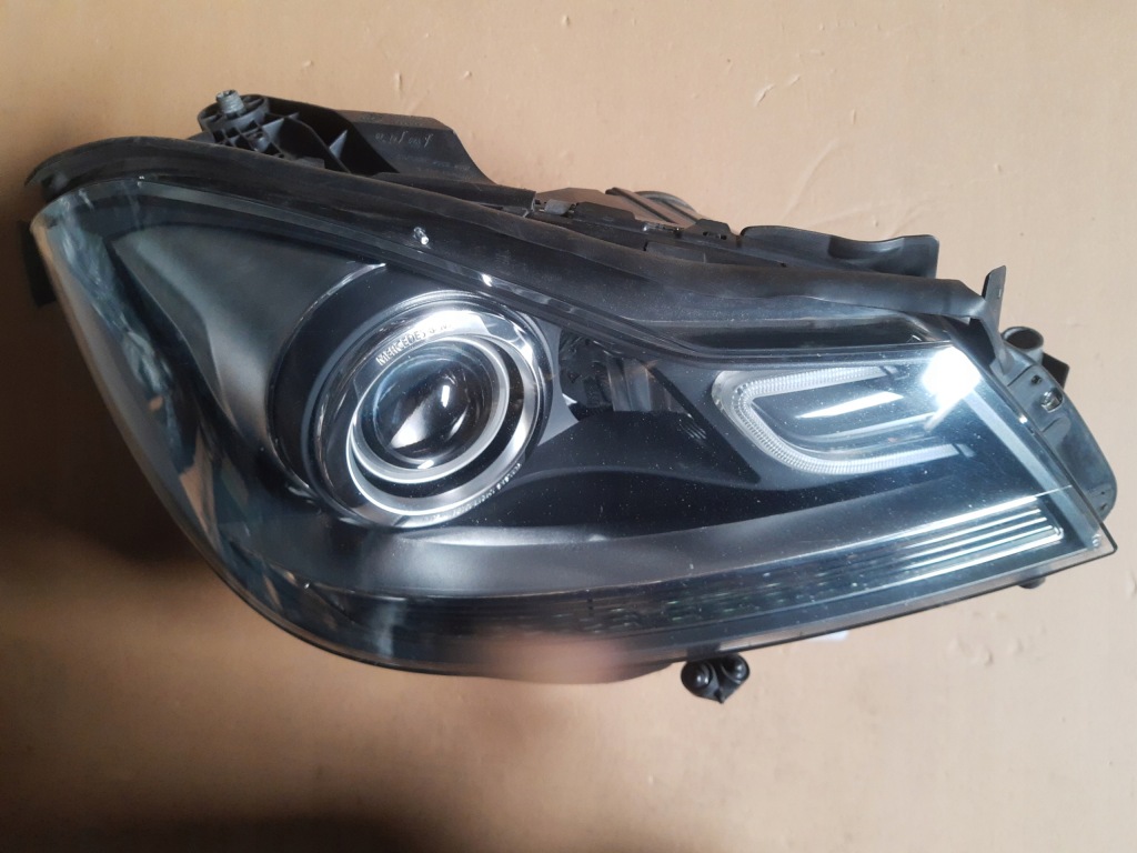 Mercedes c-klasa w204 рестайлінг  bi ксенон ils a2048204430 комплектна сіра Оригінал