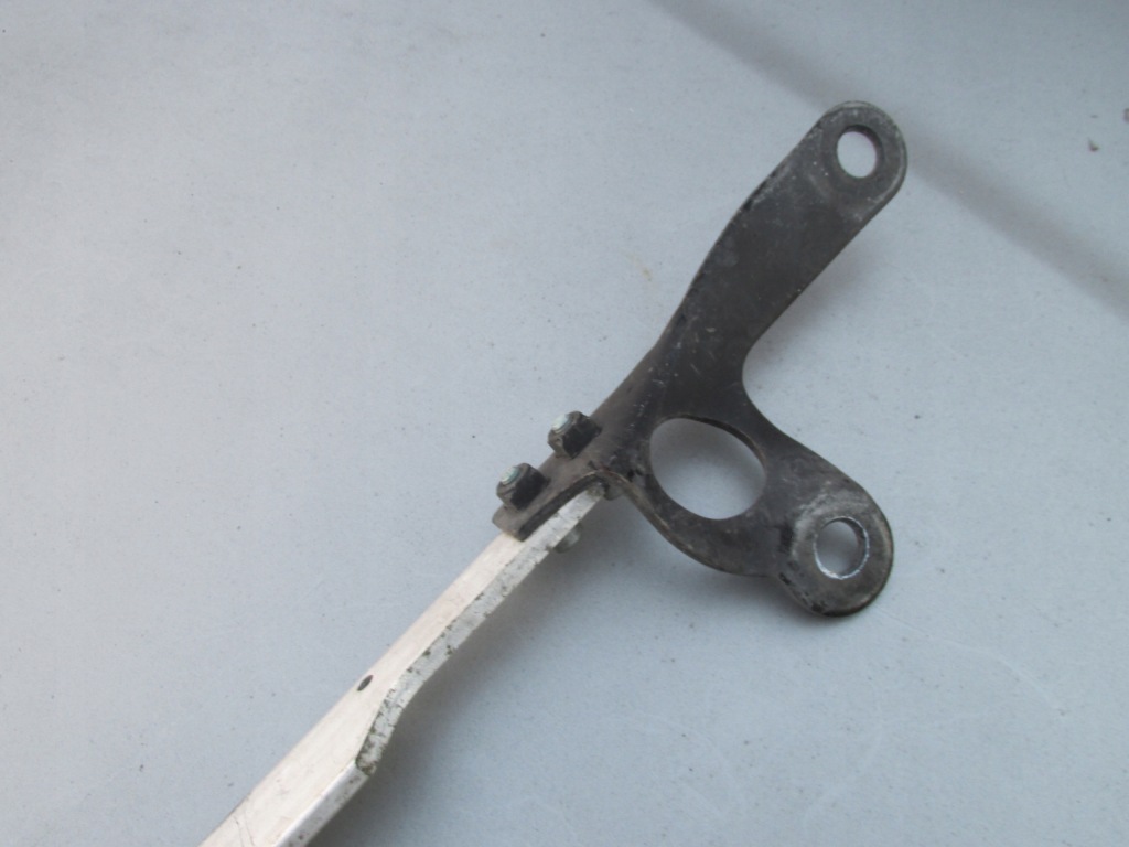 Оригинальная распорка верхний audi a4 b5 Недорого