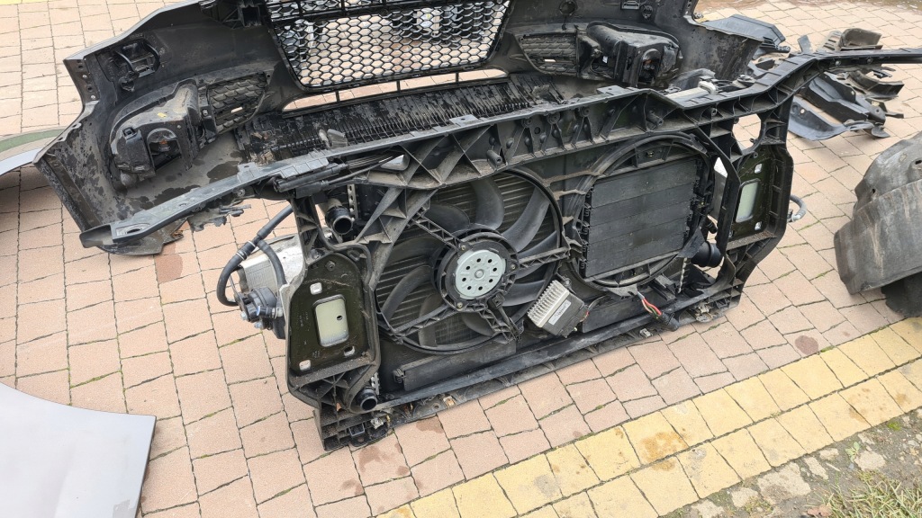 Audi a5 8t рестайлінг  12-15r ly1p перед капот бампер крило фари ксенон ремінь в Україні