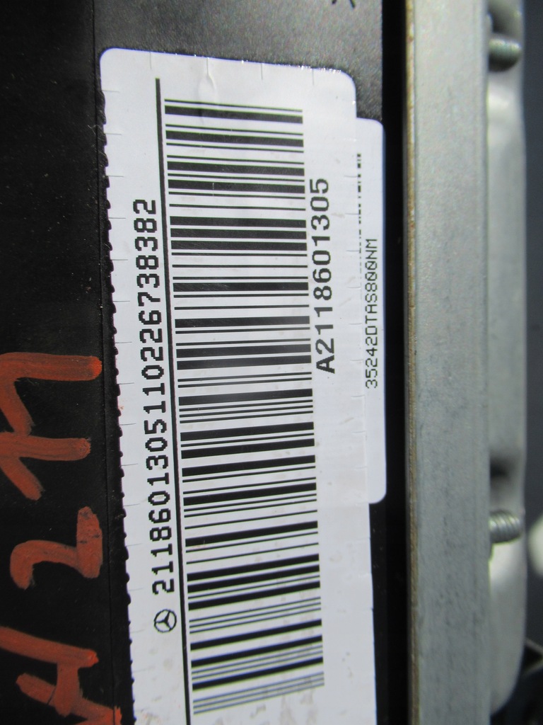 фото №9, Mercedes w211 приборная панель консоль приборная панель ремни подушка