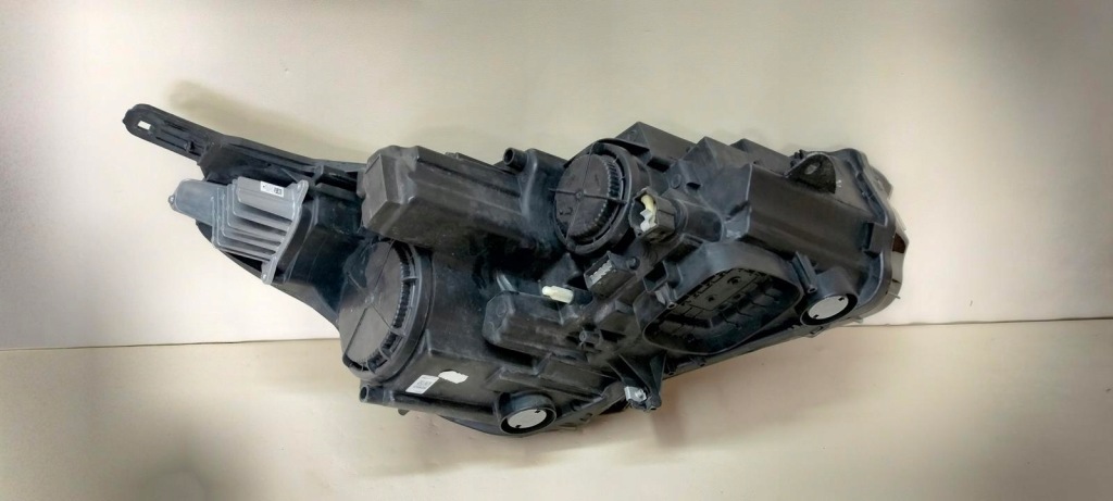 Opel crossland x 2017- фара левая передняя левая перед обычная led Оригинал