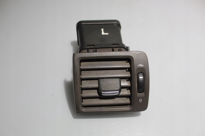 фото №1, Решётка обдув левая volvo v50