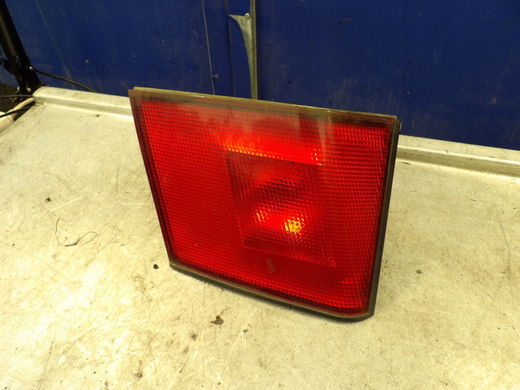 фото №1, Лампа tl кришка багажника mitsubishi carisma clx