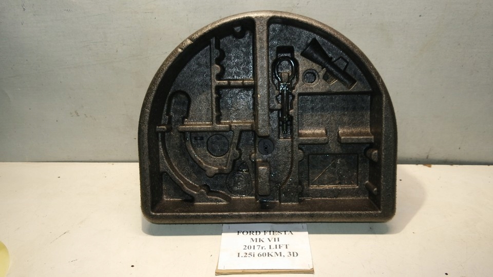 фото №1, Вкладыш багажника ford fiesta mk vii lift