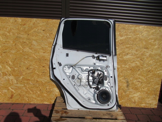 Ford kuga 1 mk1 двері ліва задній Ціна