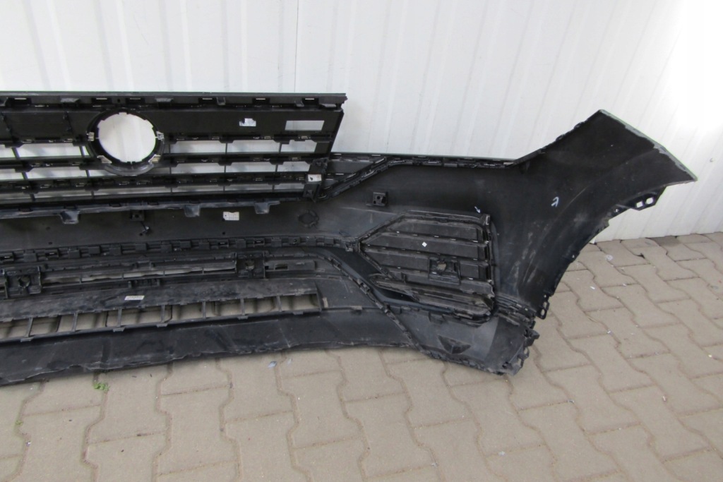 Бампер передок  передний vw touareg 3 3 760 18- Киев