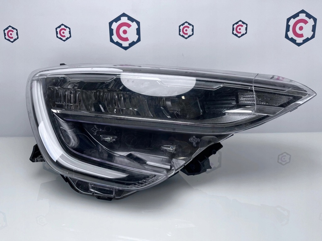 фото №1, Лампа правая перед renault arkana full led
