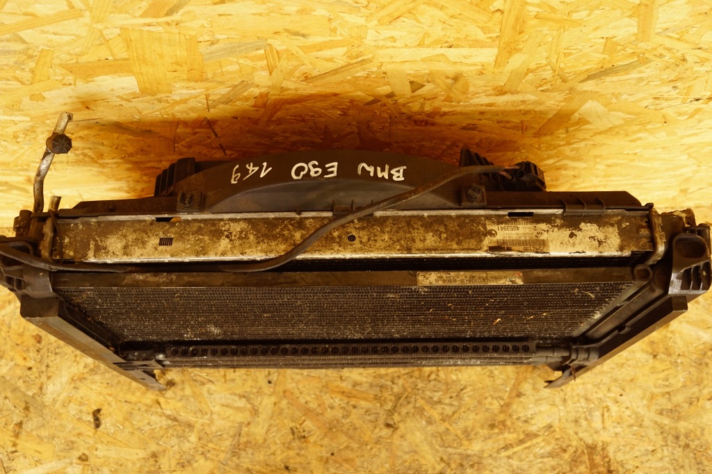 Радиатор вентилятор bmw e90 e91 e92 Оригинал