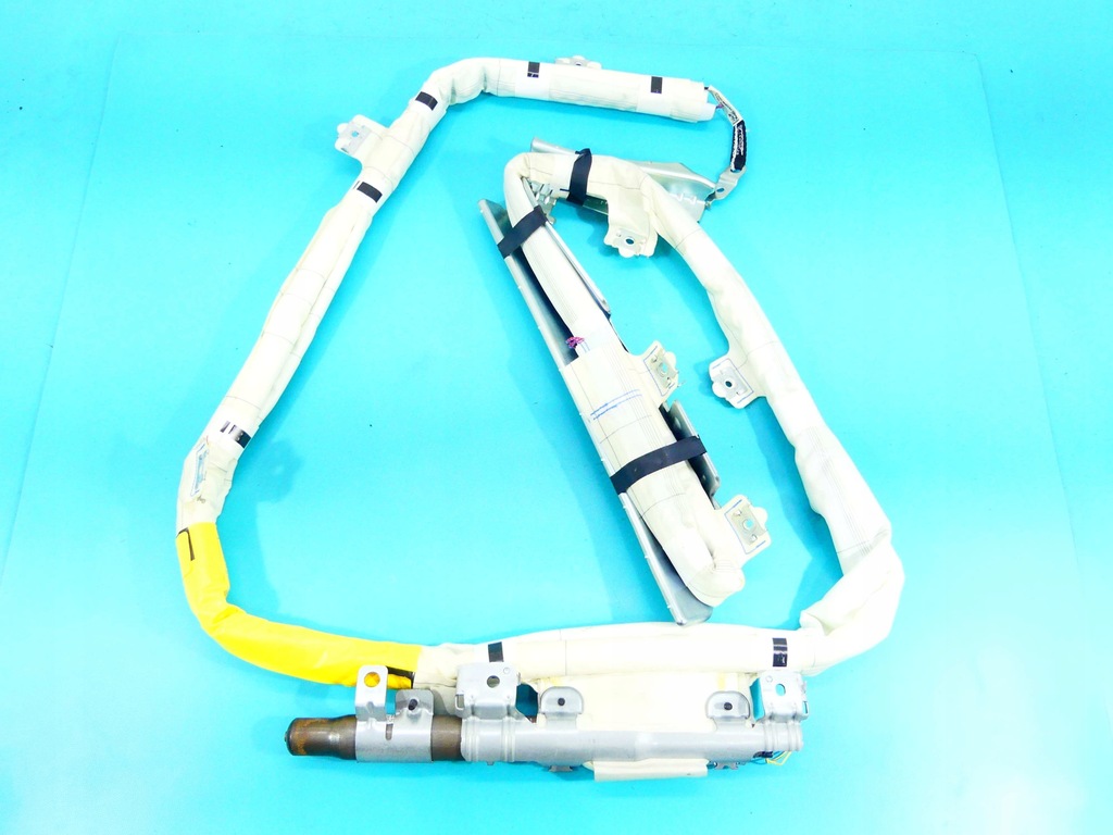 фото №1, Шторка безопасности правая toyota verso 09-13