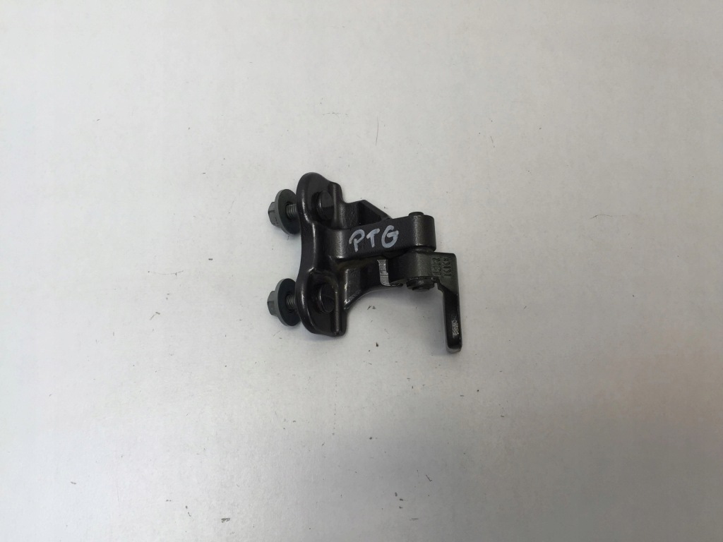 Купить Mercedes a a45 w177 петля дверь правый задний  верхний