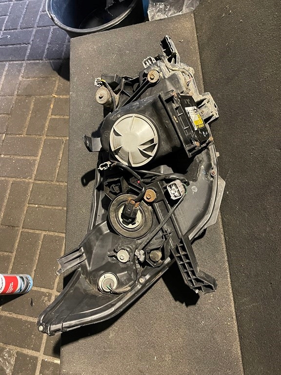 фото №9, Toyota land cruiser 150 лампа перед передня ліва ксенон пошкоджена europa