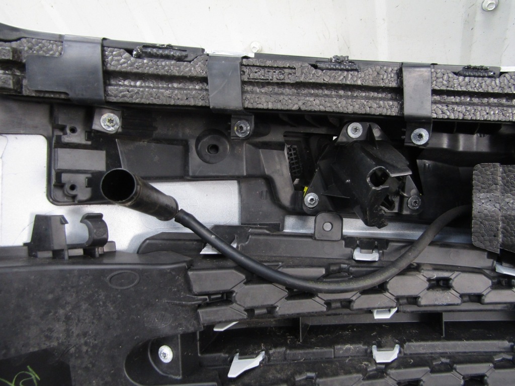 фото №10, Бампер перед передній jaguar xe 15-