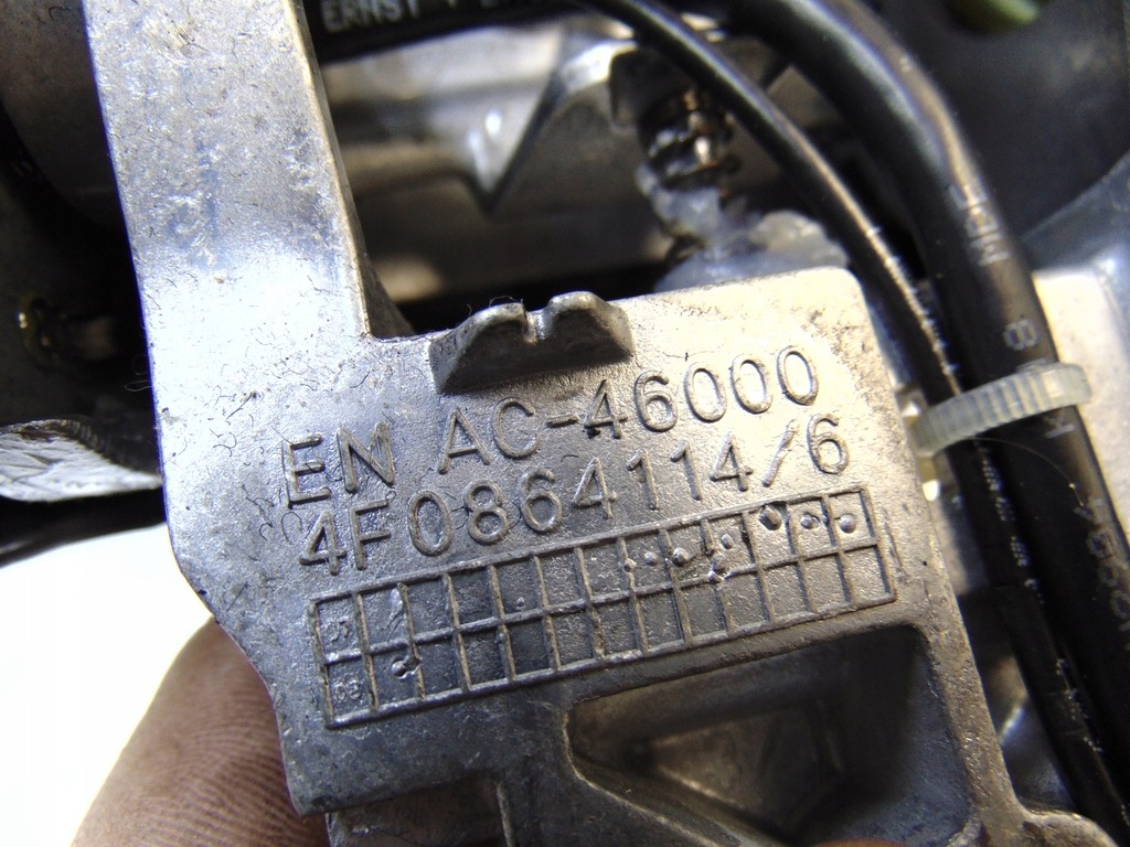 фото №8, Подлокотник средний 4f0864114 audi a6 c6 кожа