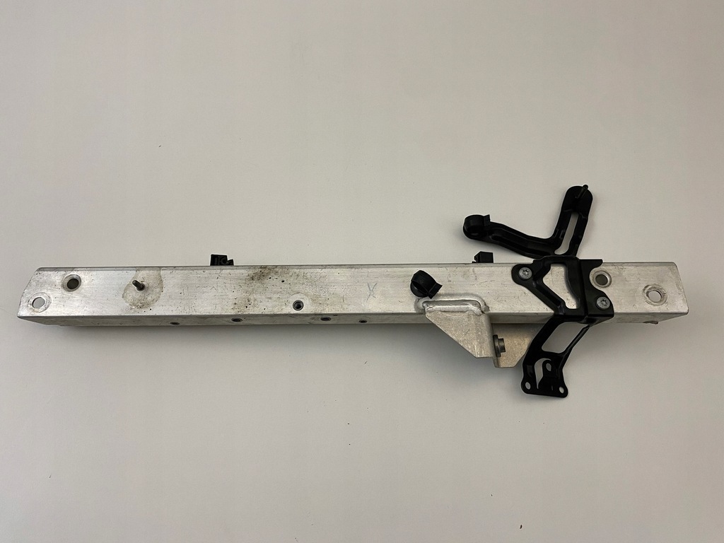 фото №1, Audi r8 4s8 опора кронштейн кронштейн 4s8814201d