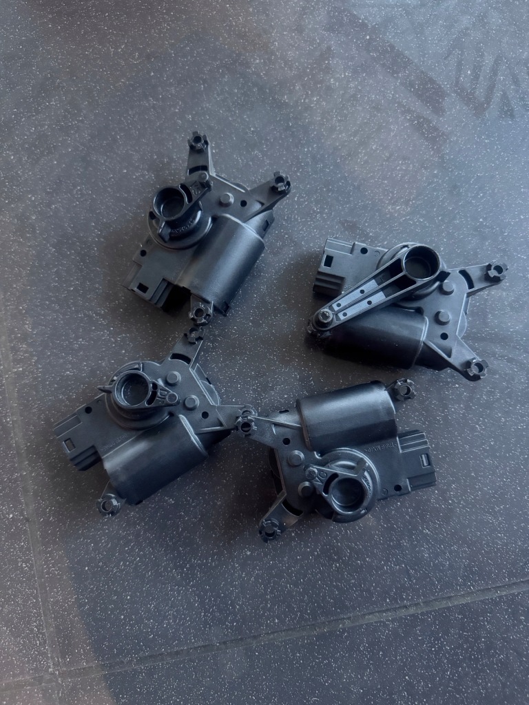 Volkswagen q7 моторчик обігрівача 52411483 r07 Оригінал