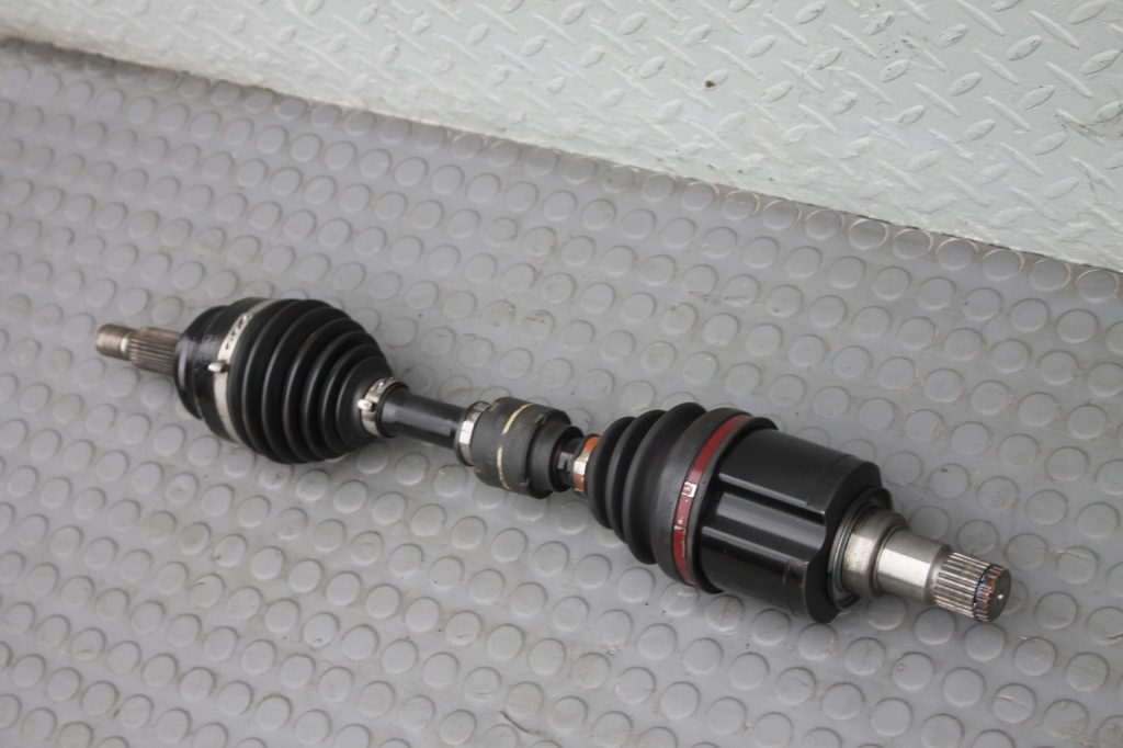 фото №7, Приводной вал левая короткий левый перед outlander iii 2.2 di-d механическая коробка передач 4x4 12-18