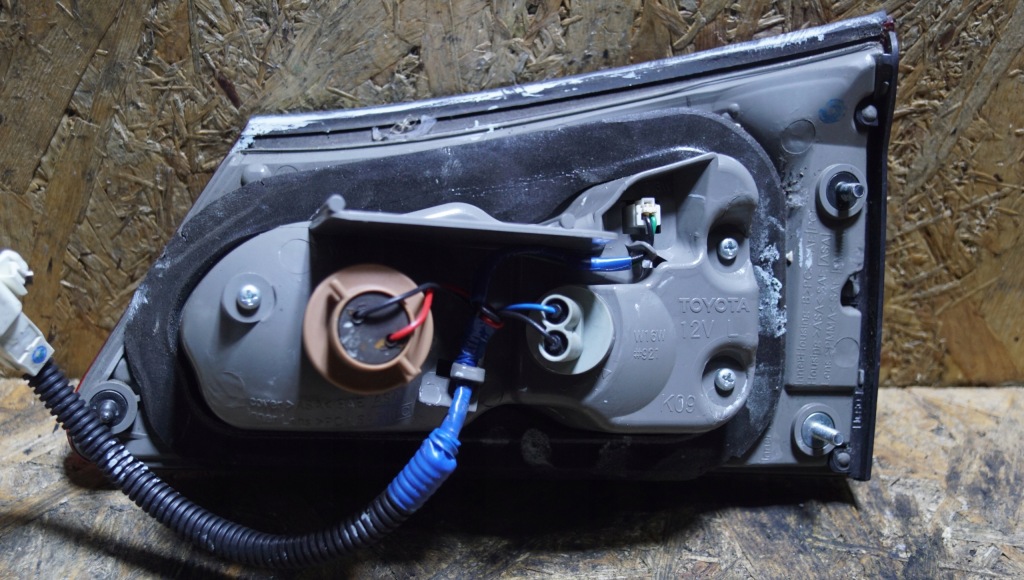 фото №4, Lexus is220 лампа ліва задня w кришка