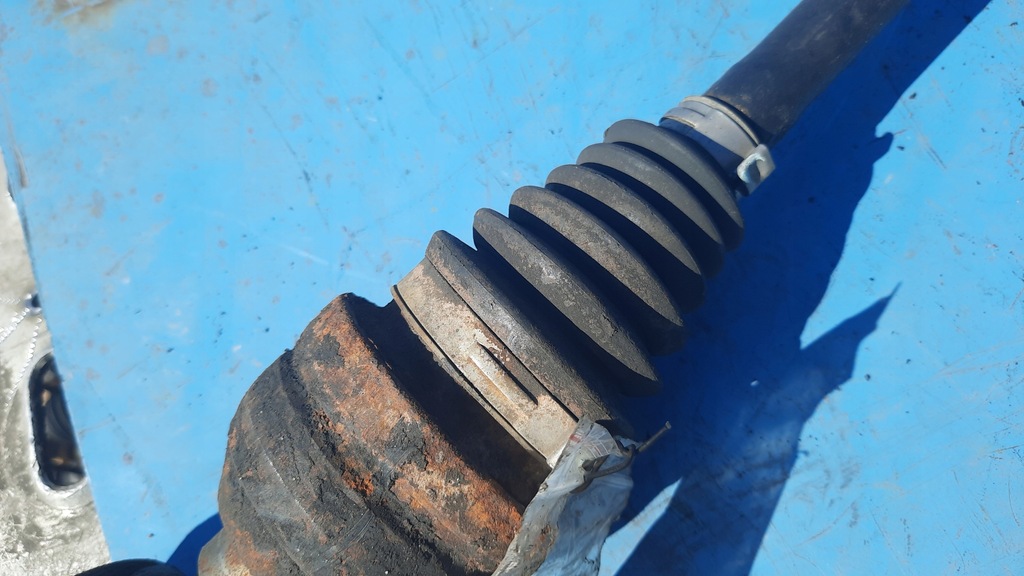 фото №3, Привідний вал задня p30651528 volvo xc90