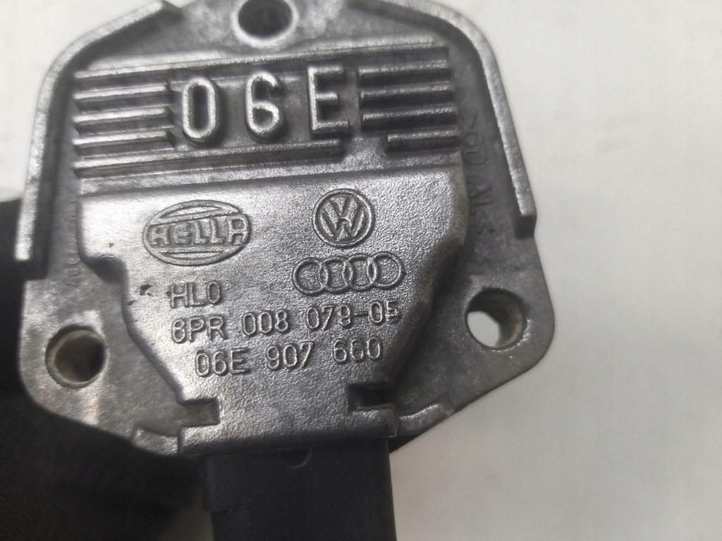 фото №8, Датчик уровня масла 2.0 tfsi cdl s3 8p tt 265km golf vi leon 06e907660