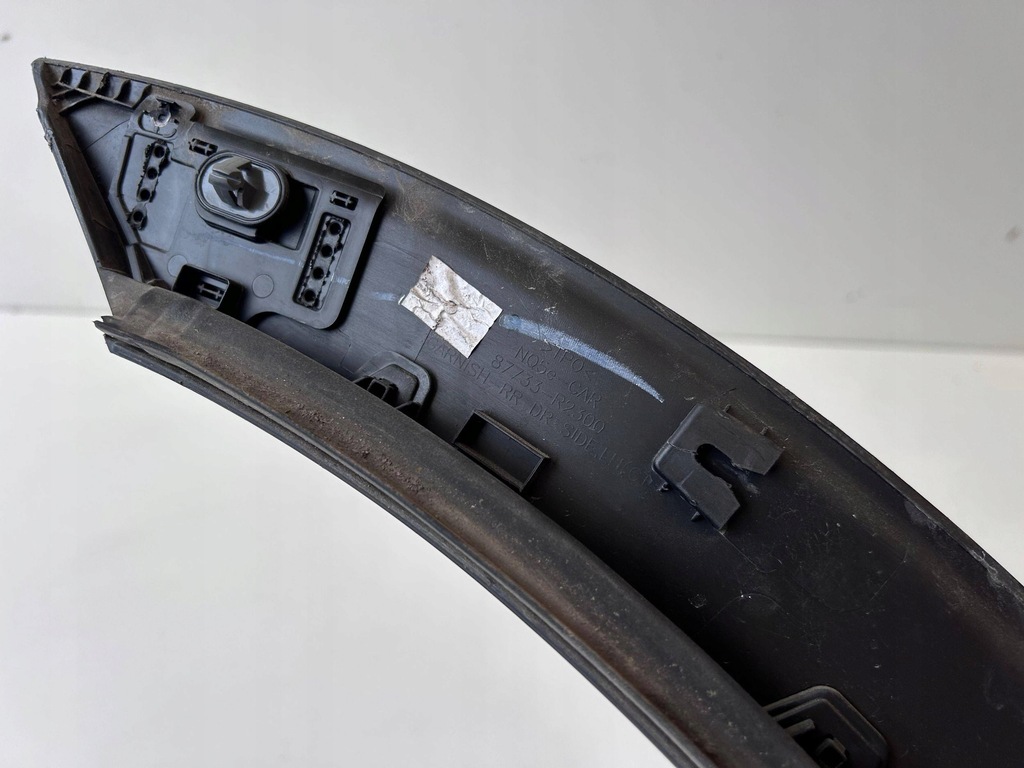 фото №4, Kia sportage v молдинг двері лівий задня 87731-r2300 оригінал