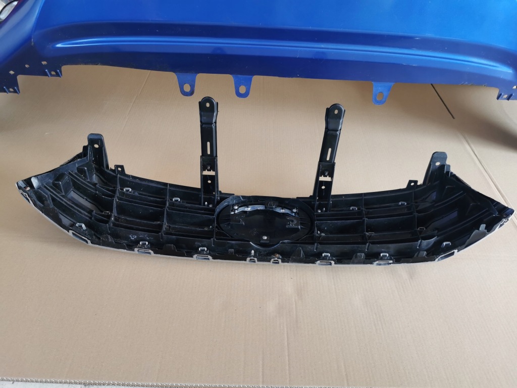 Бампер передний toyota hilux Киев