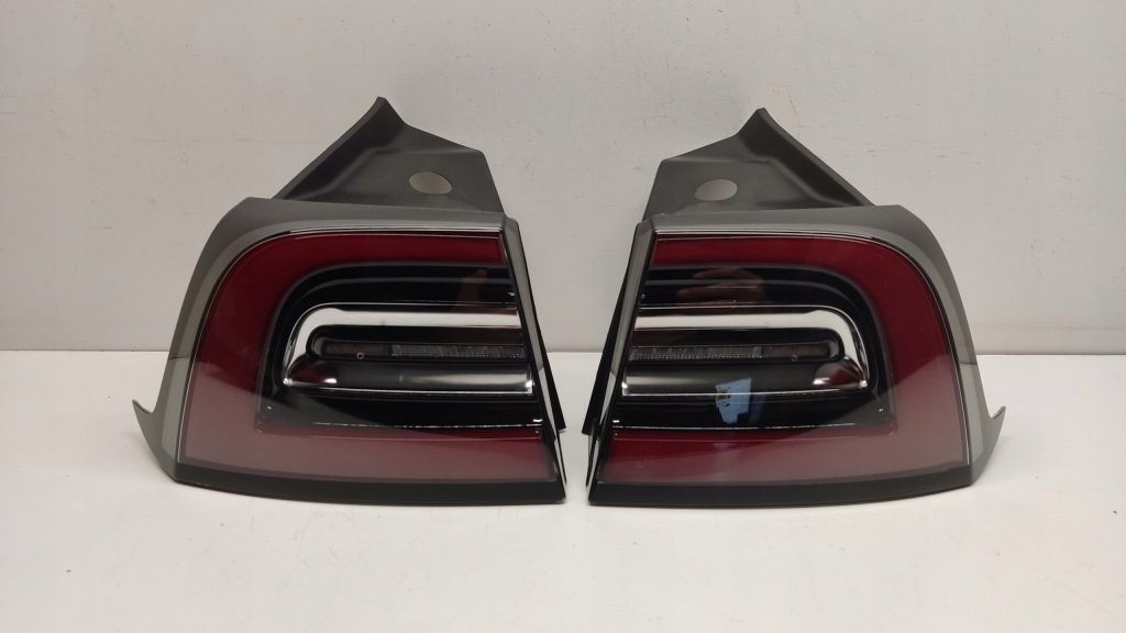 Tesla 3 фара задняя led правый  левая задний Цена