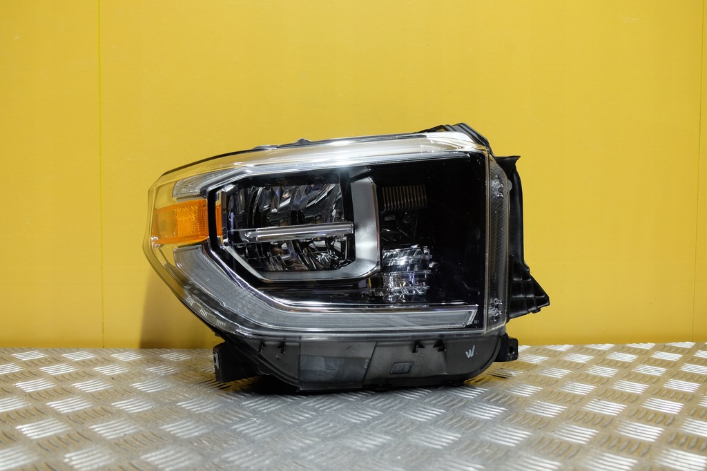 фото №1, Toyota tundra 2018 2019- фара лампа led серебристая r usa