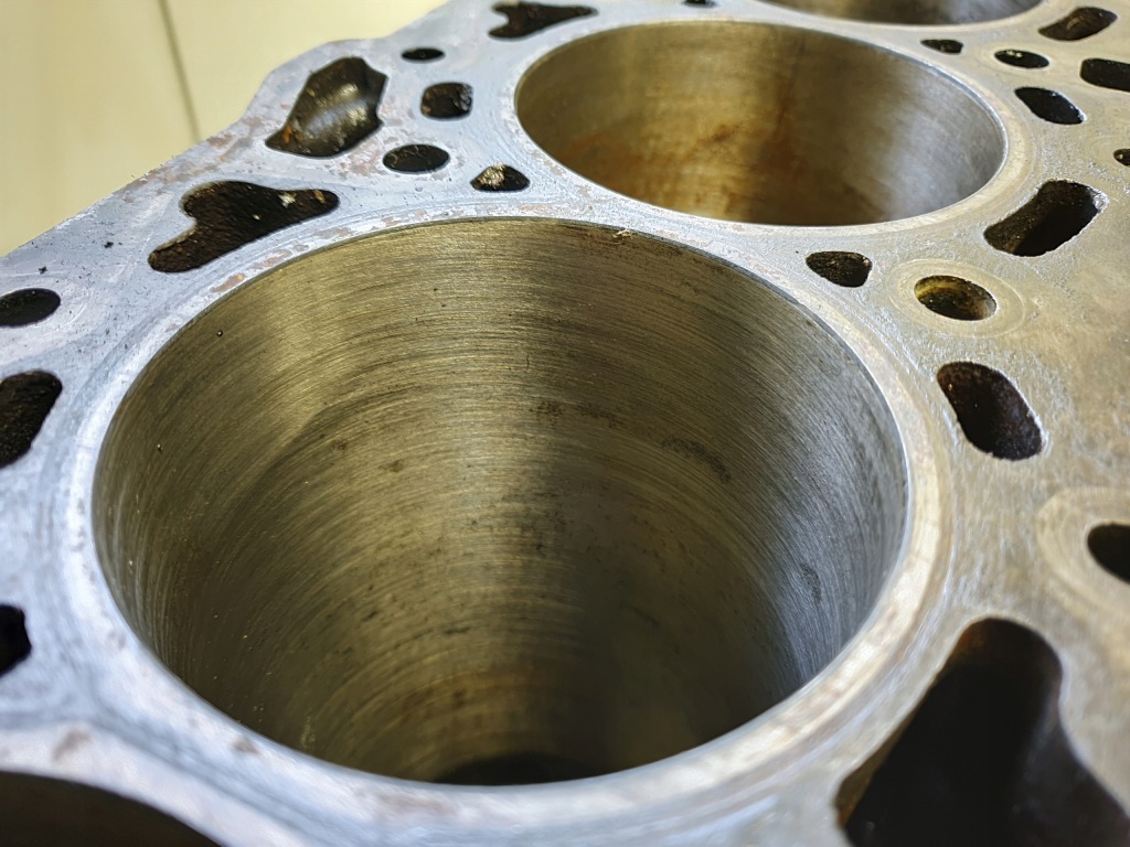 фото №4, Блок двигуна ford transit 2,4 fxfa