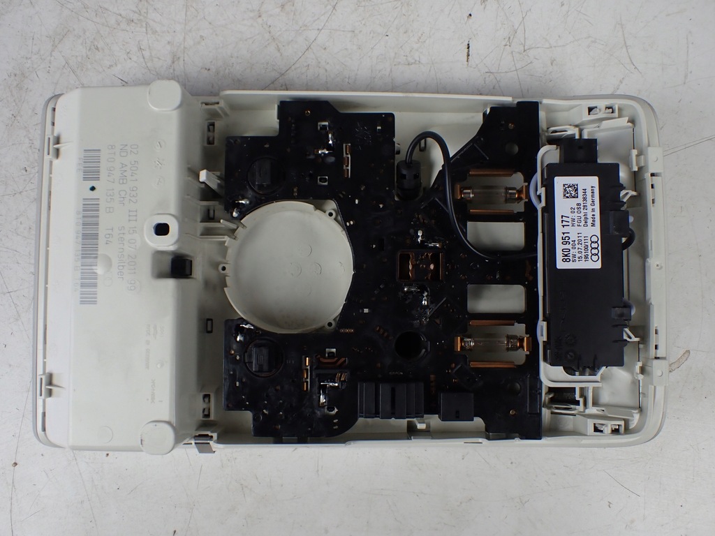 фото №7, Лампа потолочный освещение кабины audi a5 8k0951177 8t0947135b