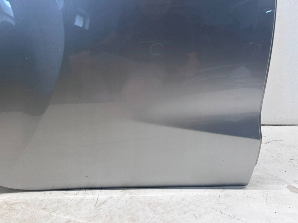 Yaris iv mazda 2 коплектная  дверь задняя правое  правый  задняя 1l0 Доставка