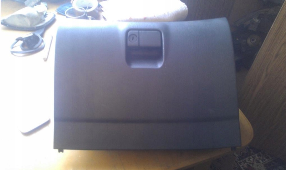 фото №1, Mazda premacy - бардачок пасажира