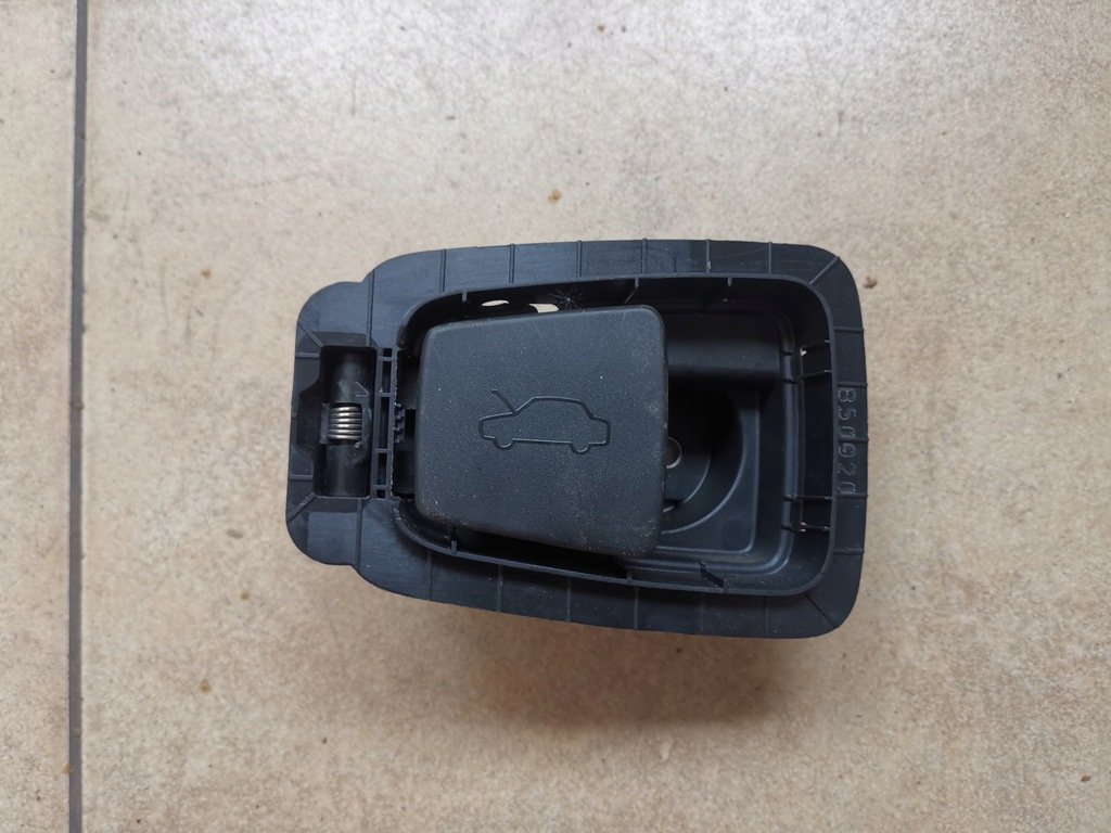 фото №1, Volvo v90 перемикач кнопка кришки багажника