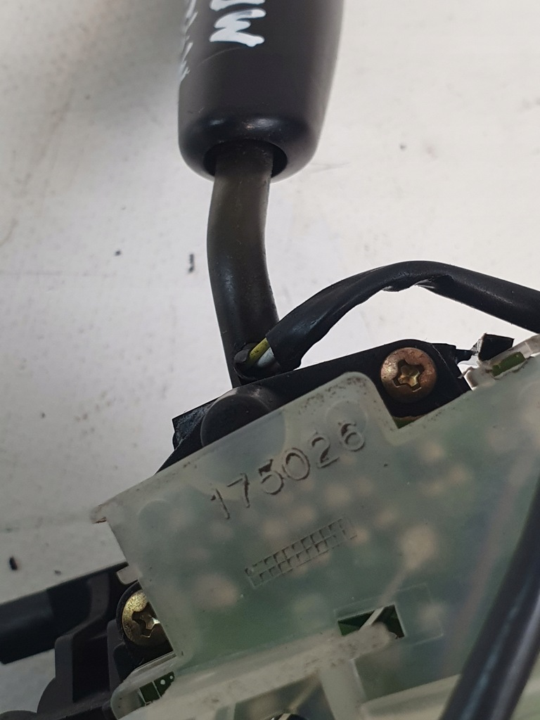 фото №12, Переключатель комбинированный оригинальный номер 175026 mazda 323c 94-97r.