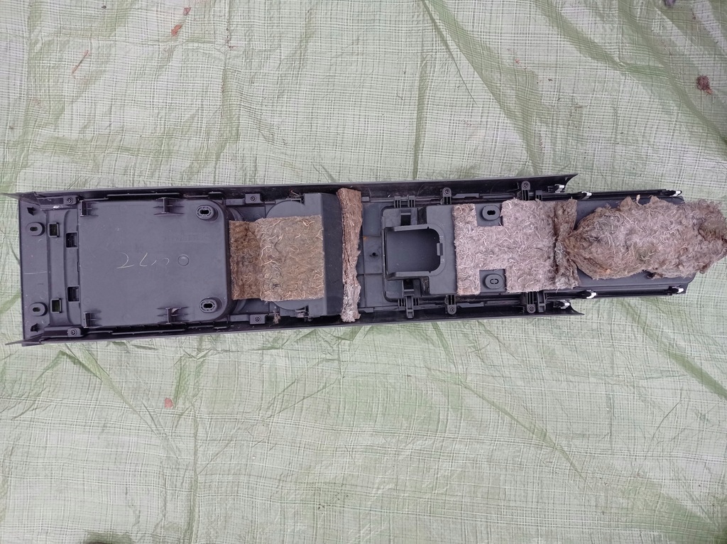 фото №10, Подлокотник туннель средний mazda rx8 rx-8