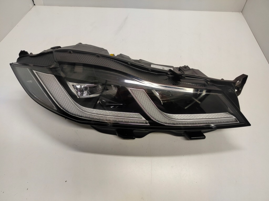 Купить Jaguar f-pace xf 2 рестайлинг  full led mid фара правый