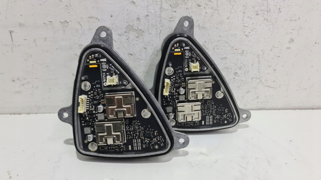 фото №1, Преобразователь модуль led поворотник vw 2ga941479