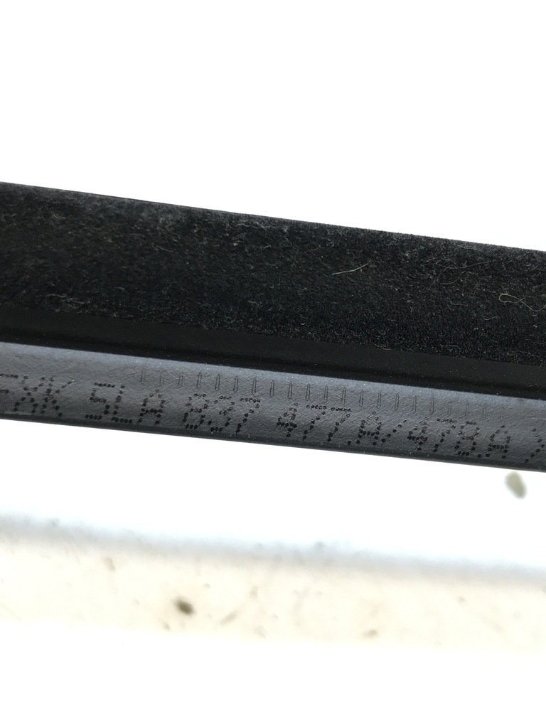 фото №9, Skoda enyaq iv 20 молдинг прокладка уплотнитель стекло правый перед 5la837477a