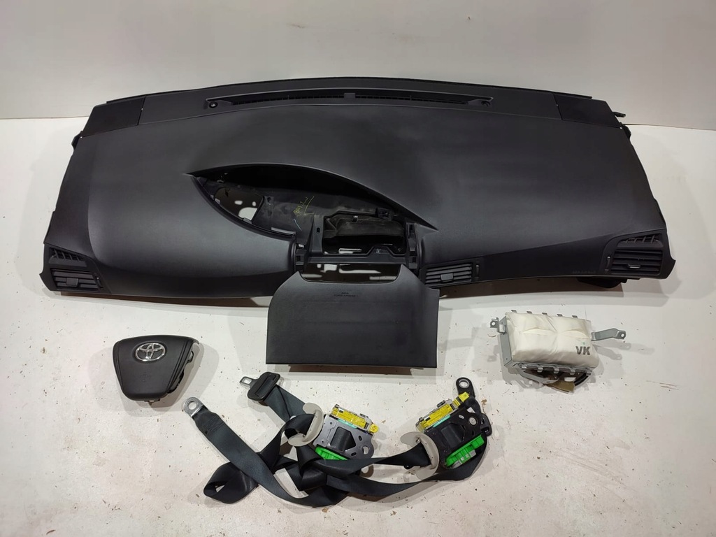 фото №1, Toyota verso lift панель приладів консоль подушка безпеки ремені оригінал демонтаж