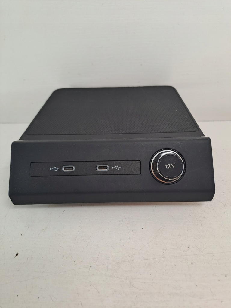 фото №1, Audi q4 e-tron разъём port usb 12v защита 89a035736