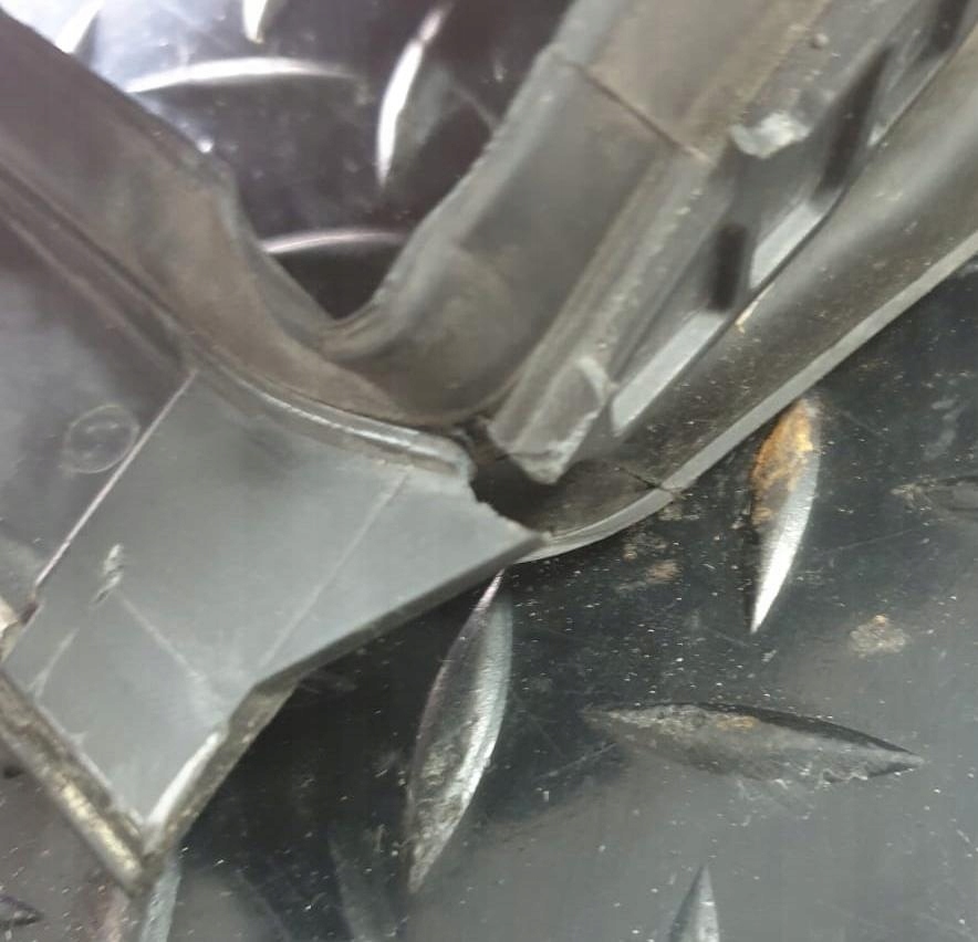 фото №8, Молдинг стекло лобовое левая mercedes glk x204