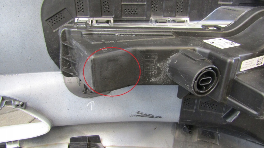 Бампер перед передній tesla model 3 iii 17- Оригінал