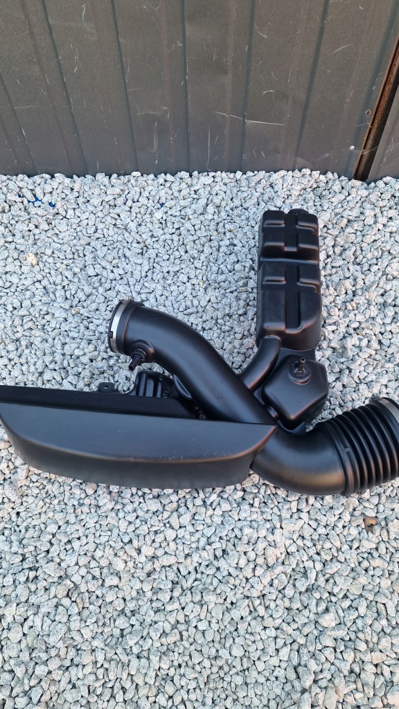 фото №1, Jeep grand cherokee wk2 3.6 ben 2016 2017 18 19 20 резонатор труба повітря